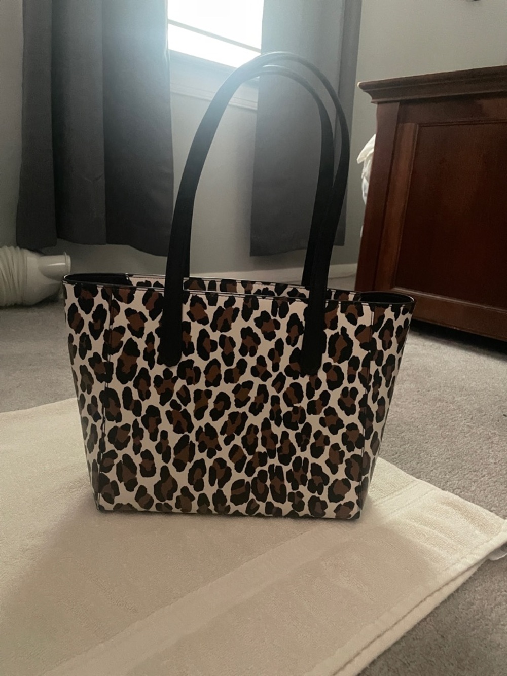 Kate Spade Leopard Print Tote Bag with Black Handles - Picture 2 of 7